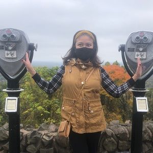 Meet your Posher, Maimona